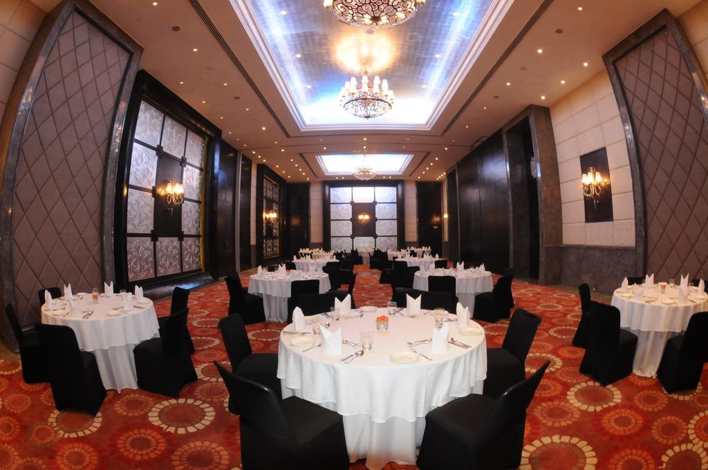 The Pllazio Hotel Γκουργκάον Εξωτερικό φωτογραφία