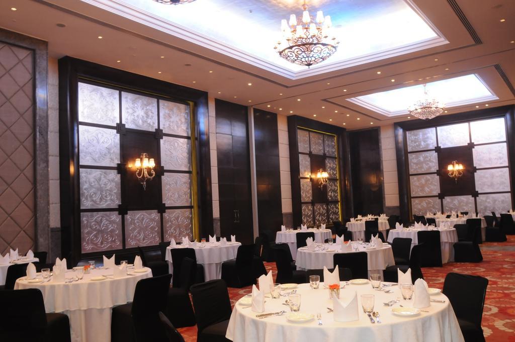 The Pllazio Hotel Γκουργκάον Εξωτερικό φωτογραφία