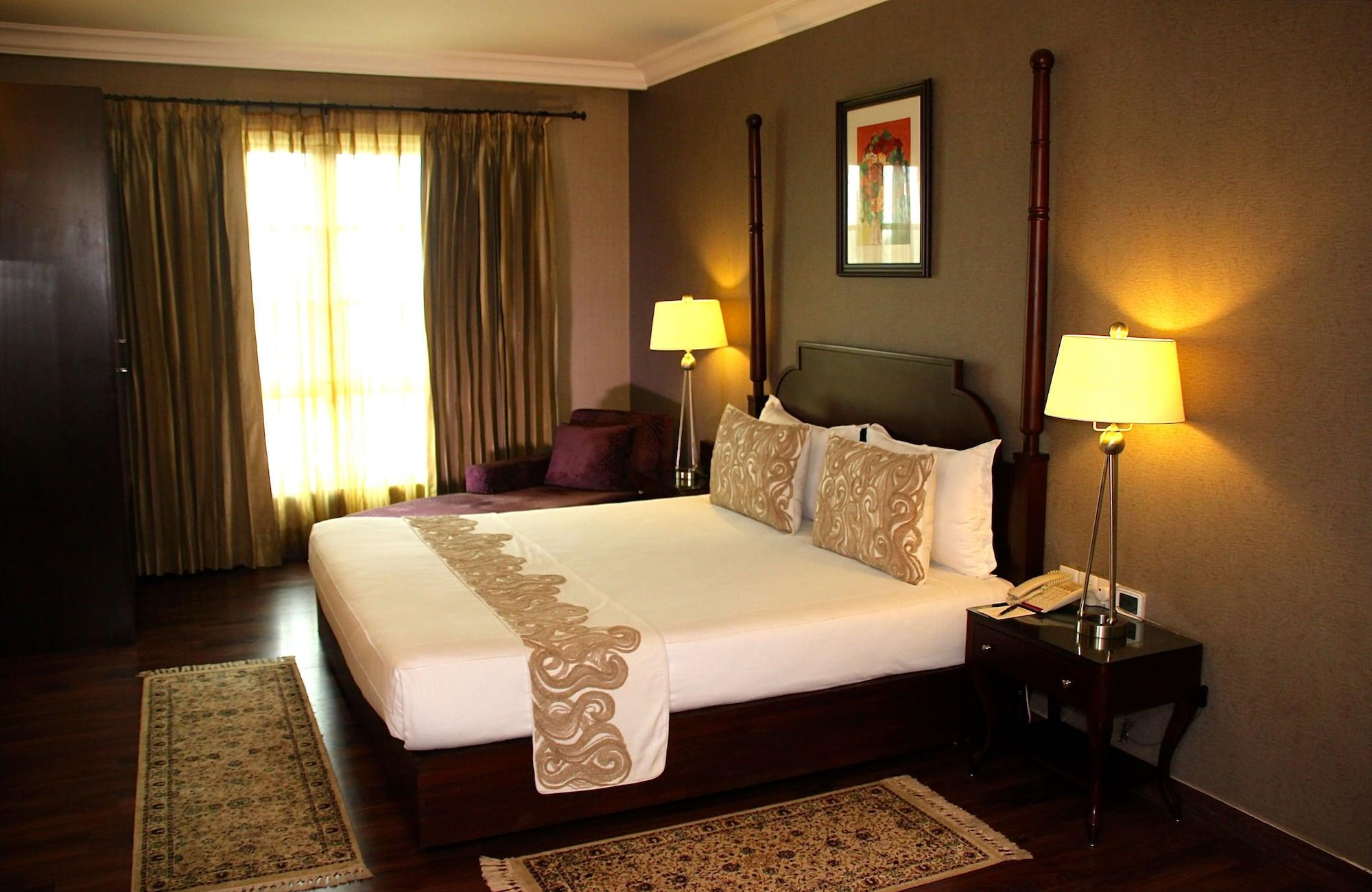 The Pllazio Hotel Γκουργκάον Εξωτερικό φωτογραφία