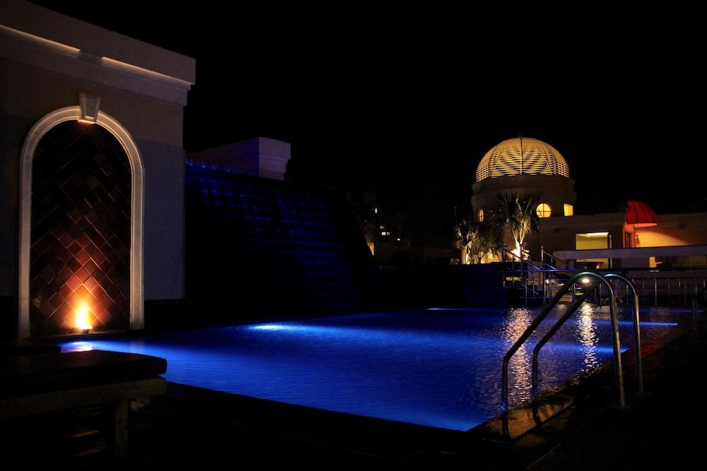 The Pllazio Hotel Γκουργκάον Εξωτερικό φωτογραφία