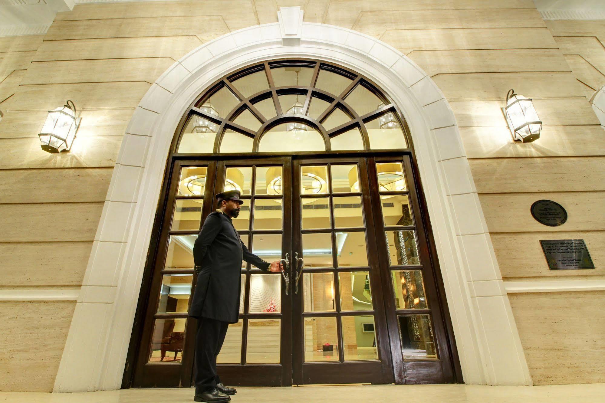 The Pllazio Hotel Γκουργκάον Εξωτερικό φωτογραφία