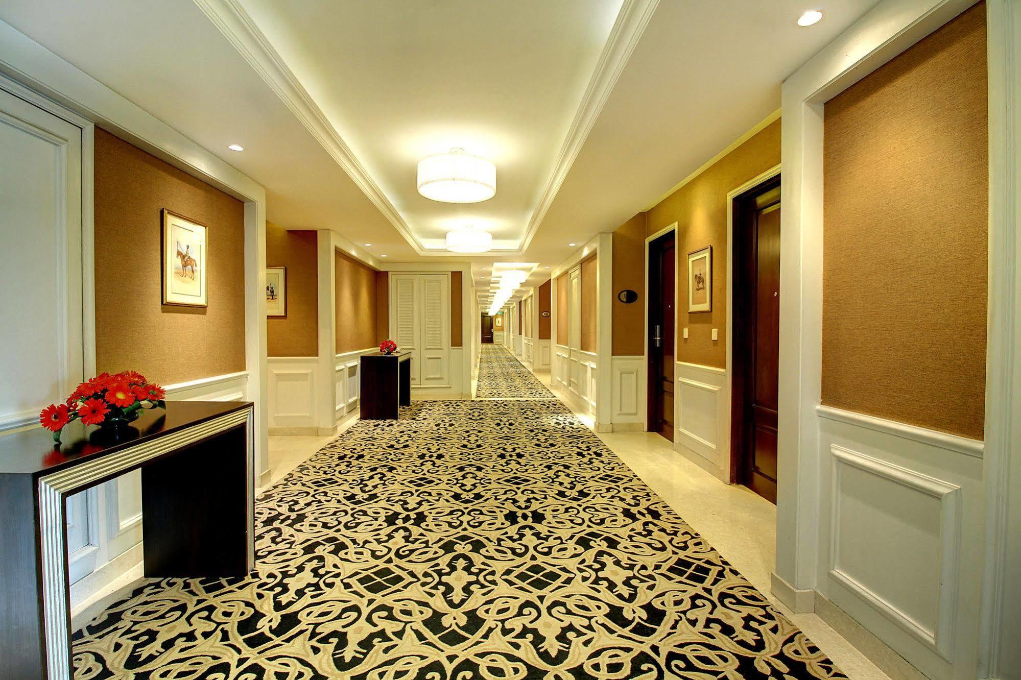 The Pllazio Hotel Γκουργκάον Εξωτερικό φωτογραφία